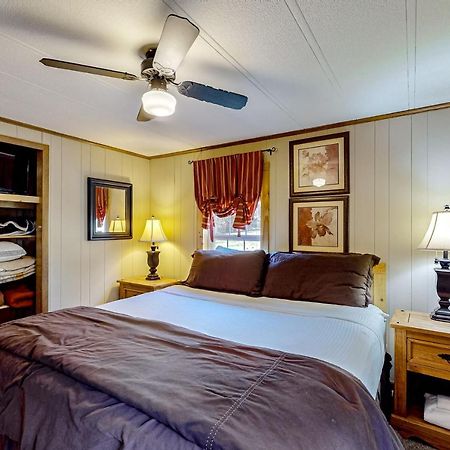 Pine Woods Cabin McHenry Exterior foto